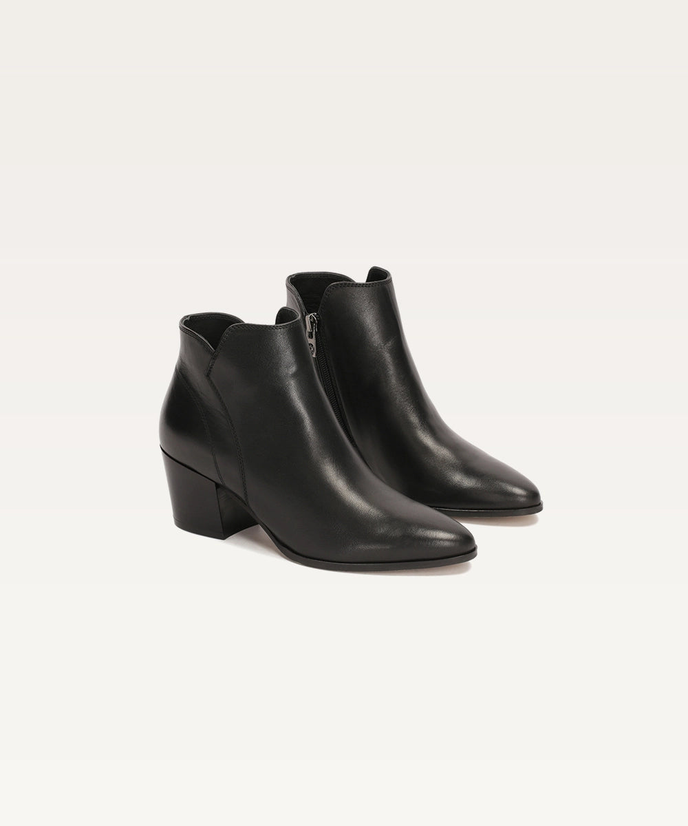 Pointed Toe Leather Boots
