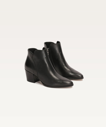Pointed Toe Leather Boots